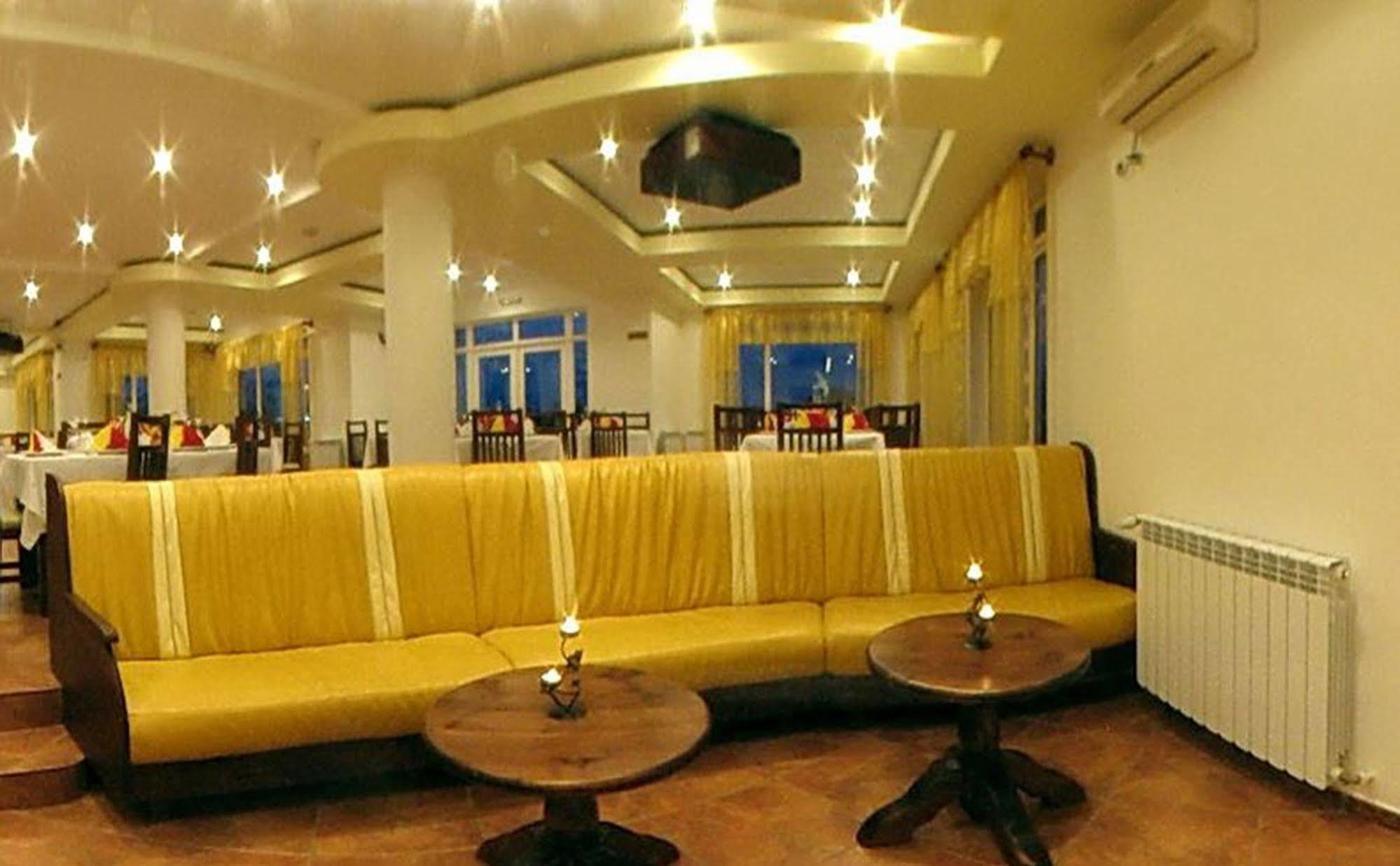 Hotel Wels Băltenii de Sus Екстериор снимка
