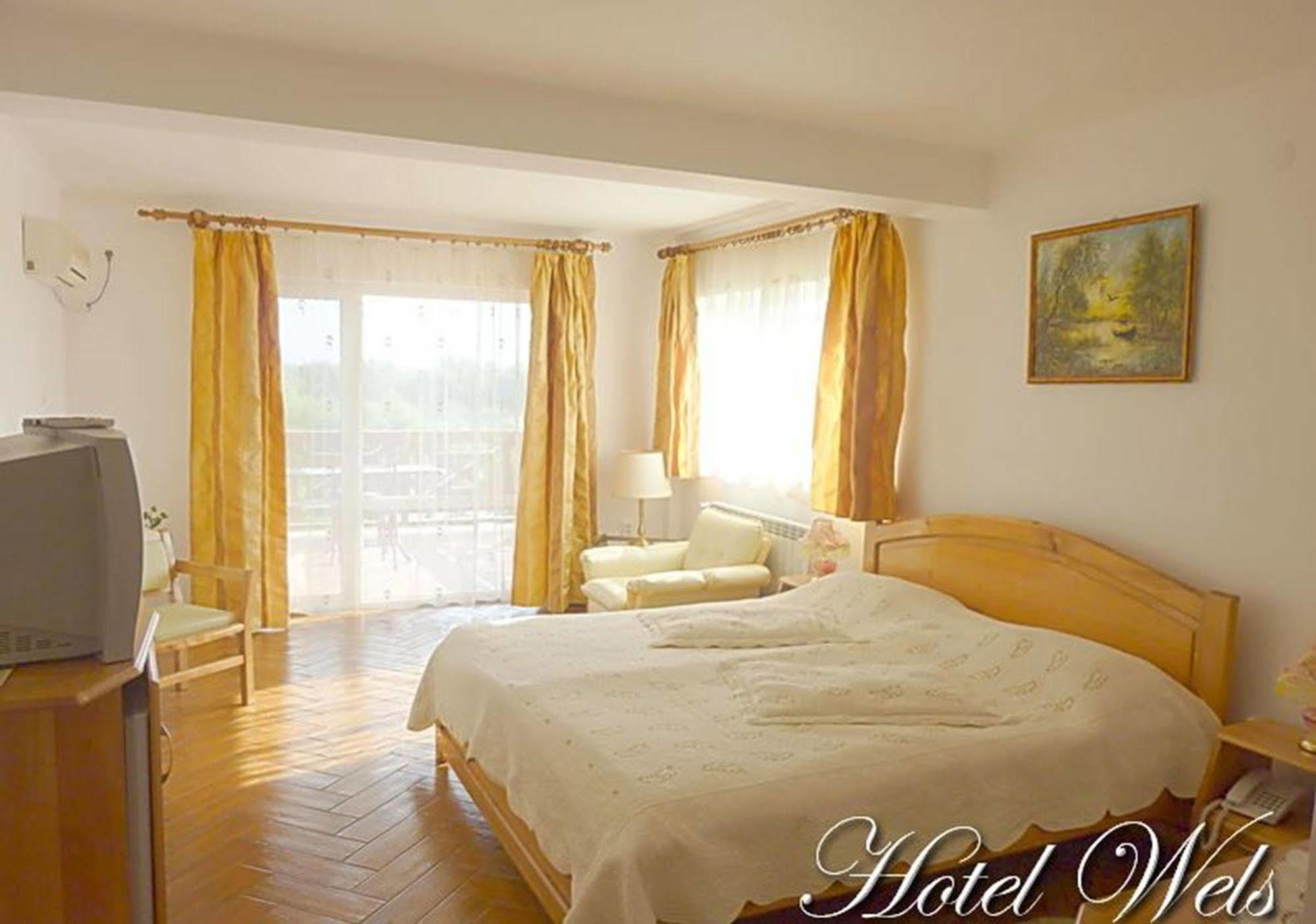Hotel Wels Băltenii de Sus Екстериор снимка