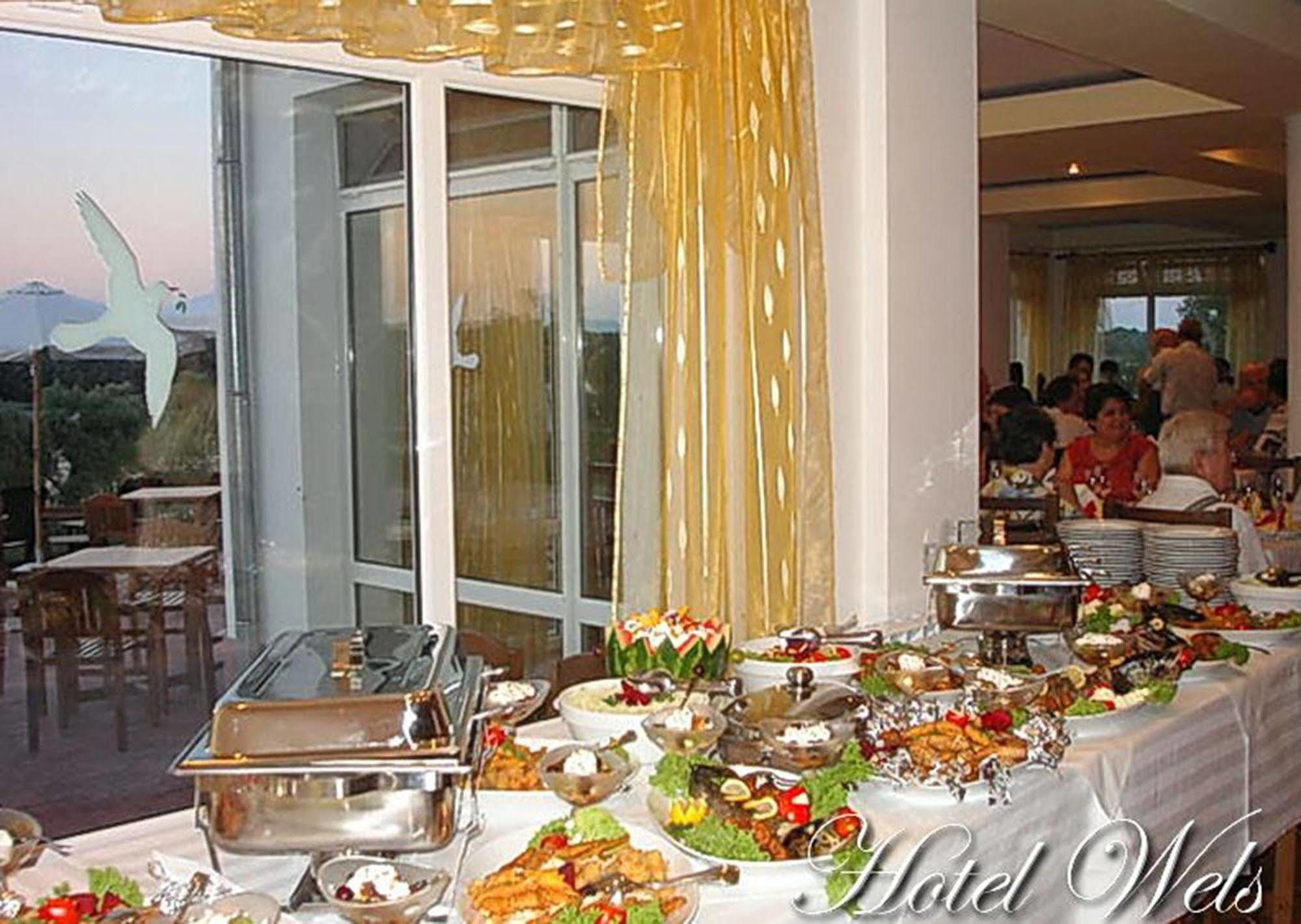 Hotel Wels Băltenii de Sus Екстериор снимка