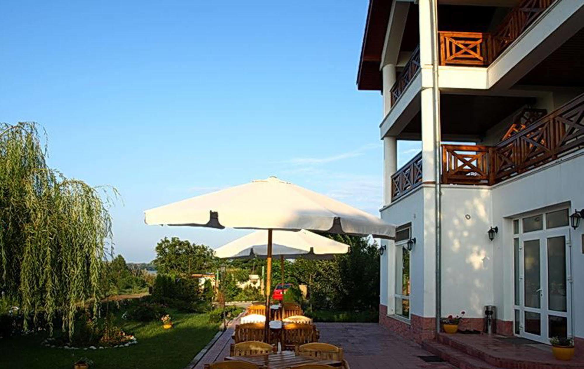 Hotel Wels Băltenii de Sus Екстериор снимка